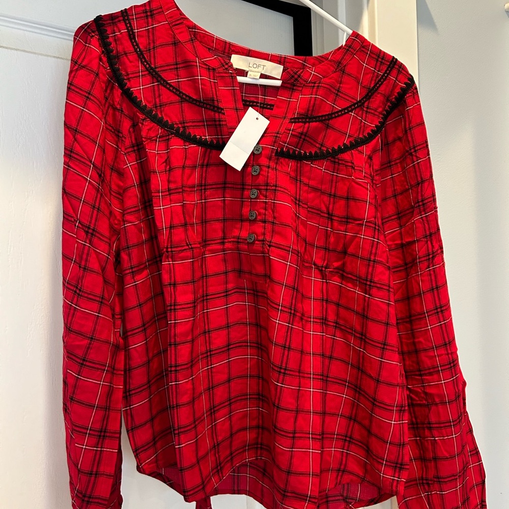 NWT LOFT red top
Size medium
Ships FAST to you
